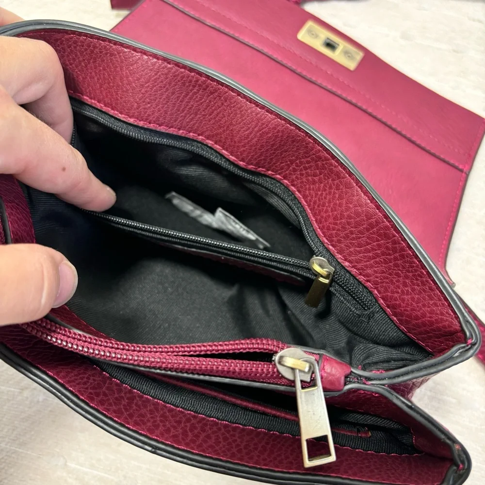 SR‎ Squared by Sondra Roberts Crossbody Burgundy Bag